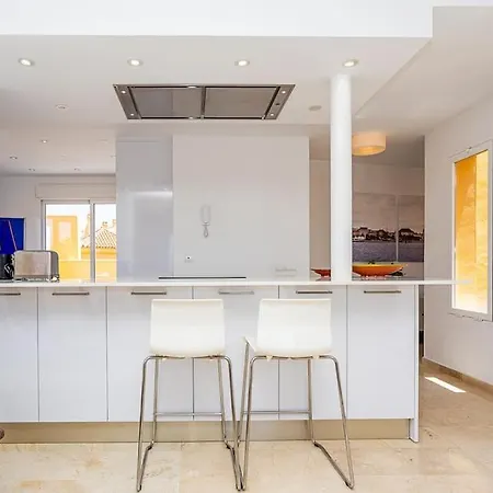 Riviera Del Sol Penthouse Apartment *