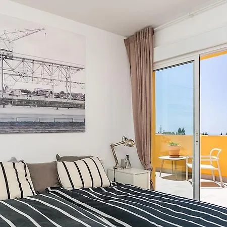 Riviera Del Sol Penthouse Apartmán *